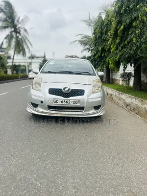 Toyota Vitz 2007 Silver