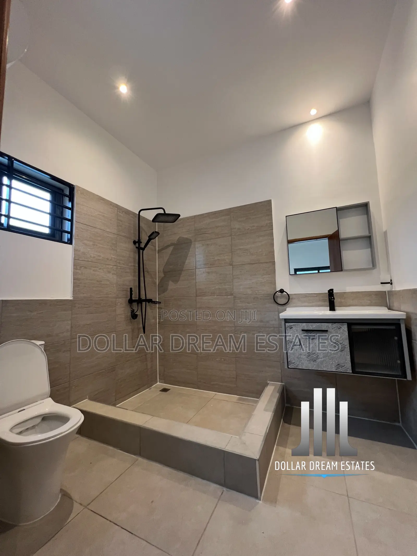 3bdrm House in North Legon for sale