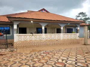 5 Bedrooms Flat, Restaurant, 2 Storey Building (Stores)