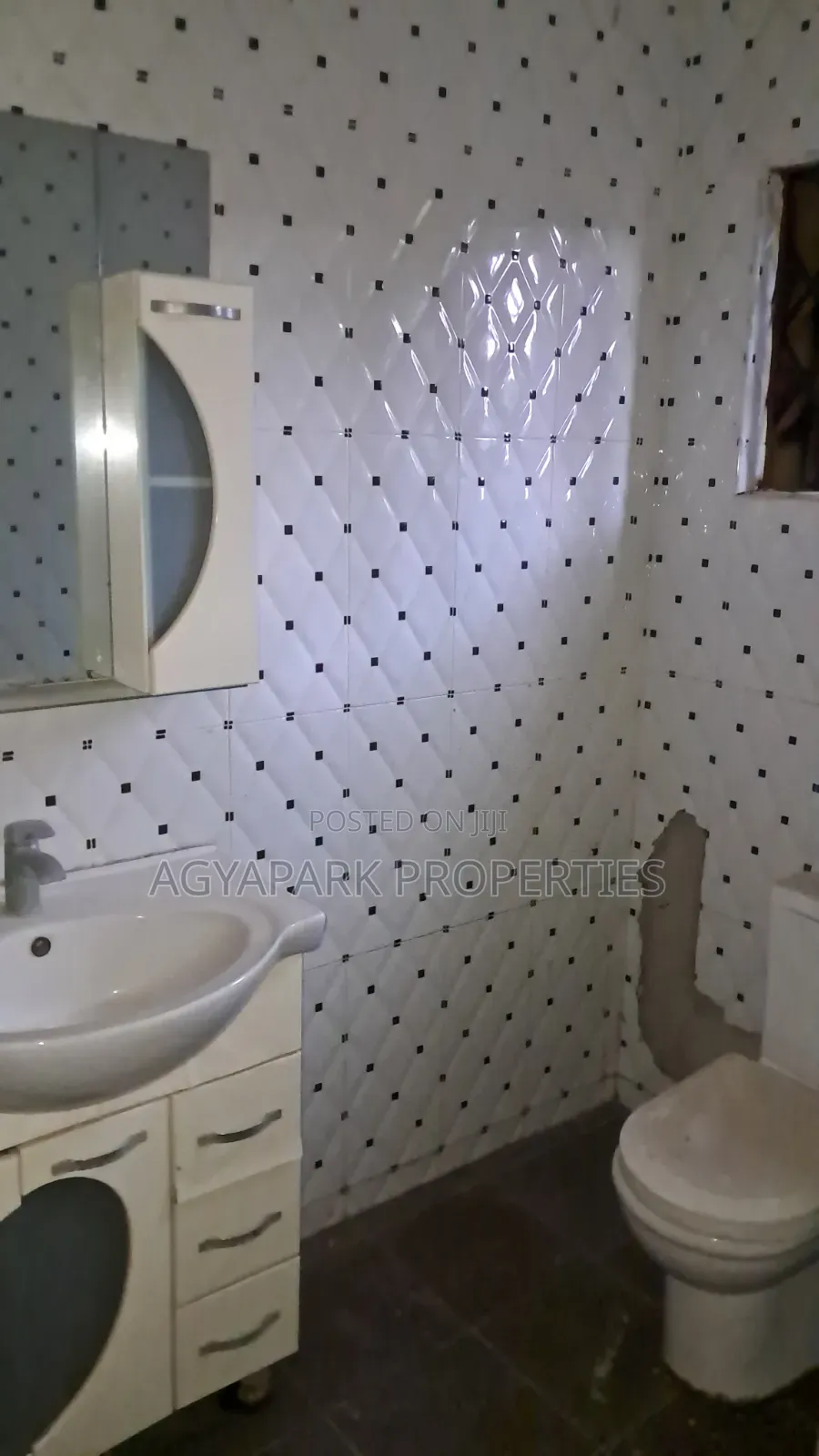 2bdrm Apartment in Cocobod Mark 2, Ga West Municipal for rent