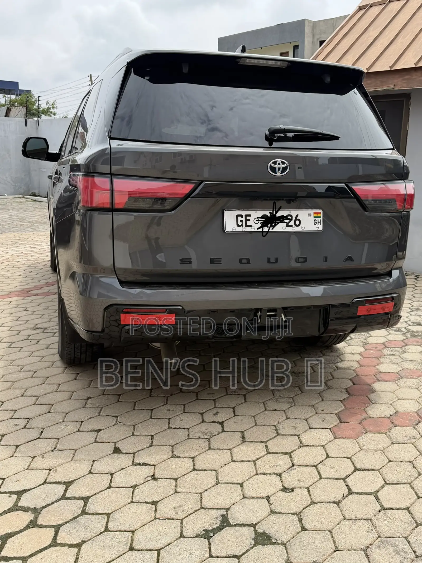 Toyota Sequoia Platinum 4WD 2023 Gray