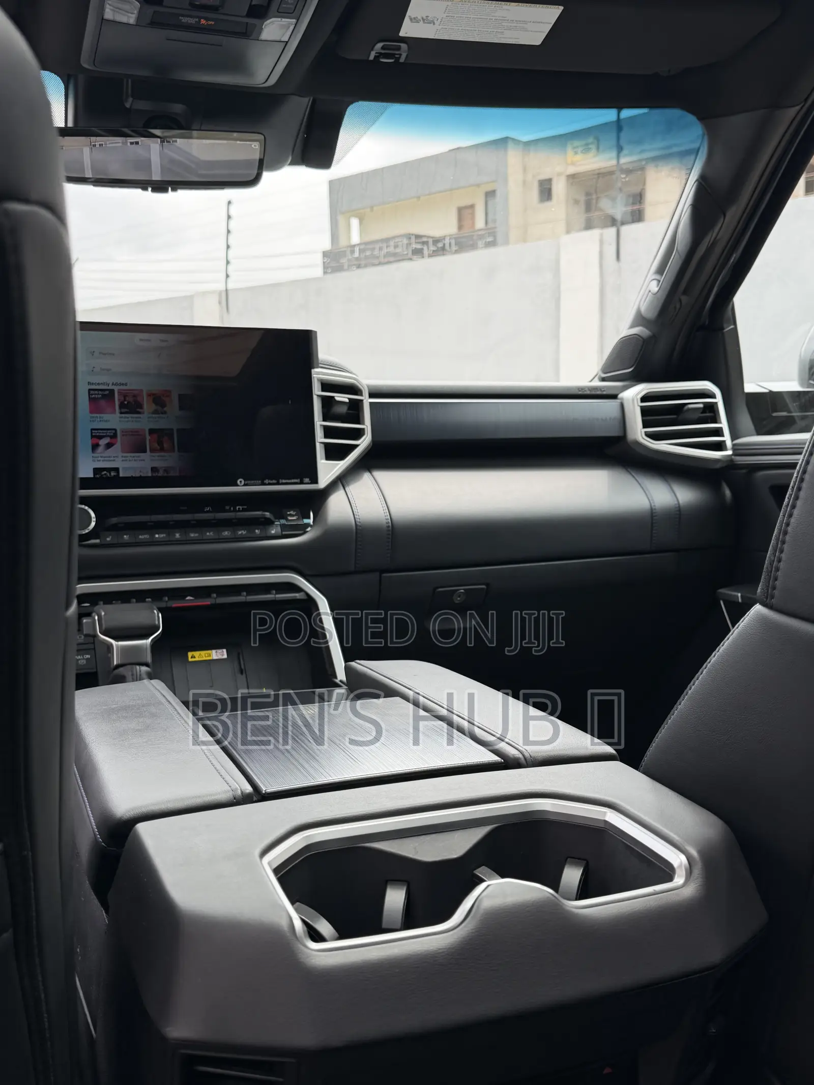 Toyota Sequoia Platinum 4WD 2023 Gray