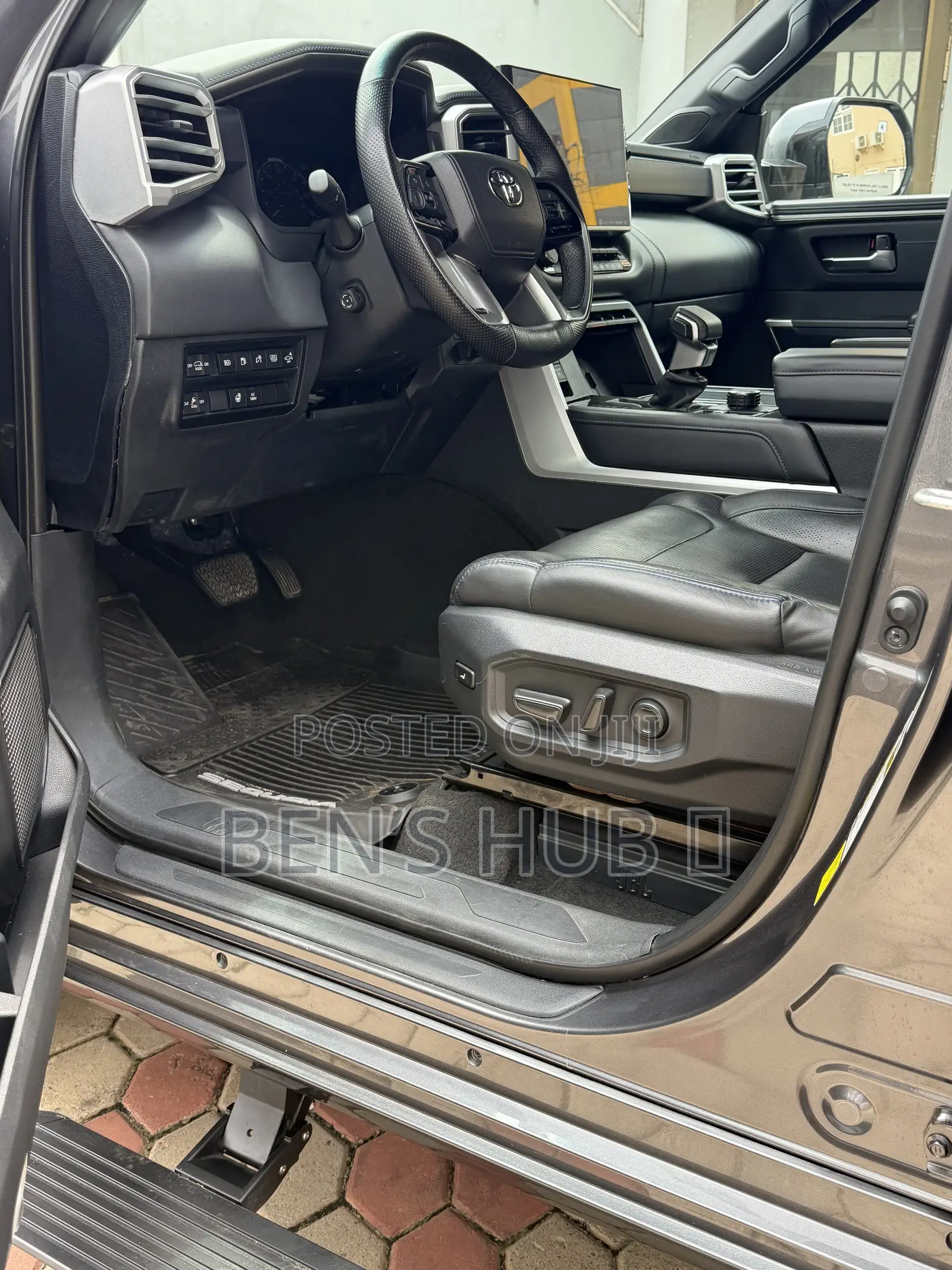 Toyota Sequoia Platinum 4WD 2023 Gray