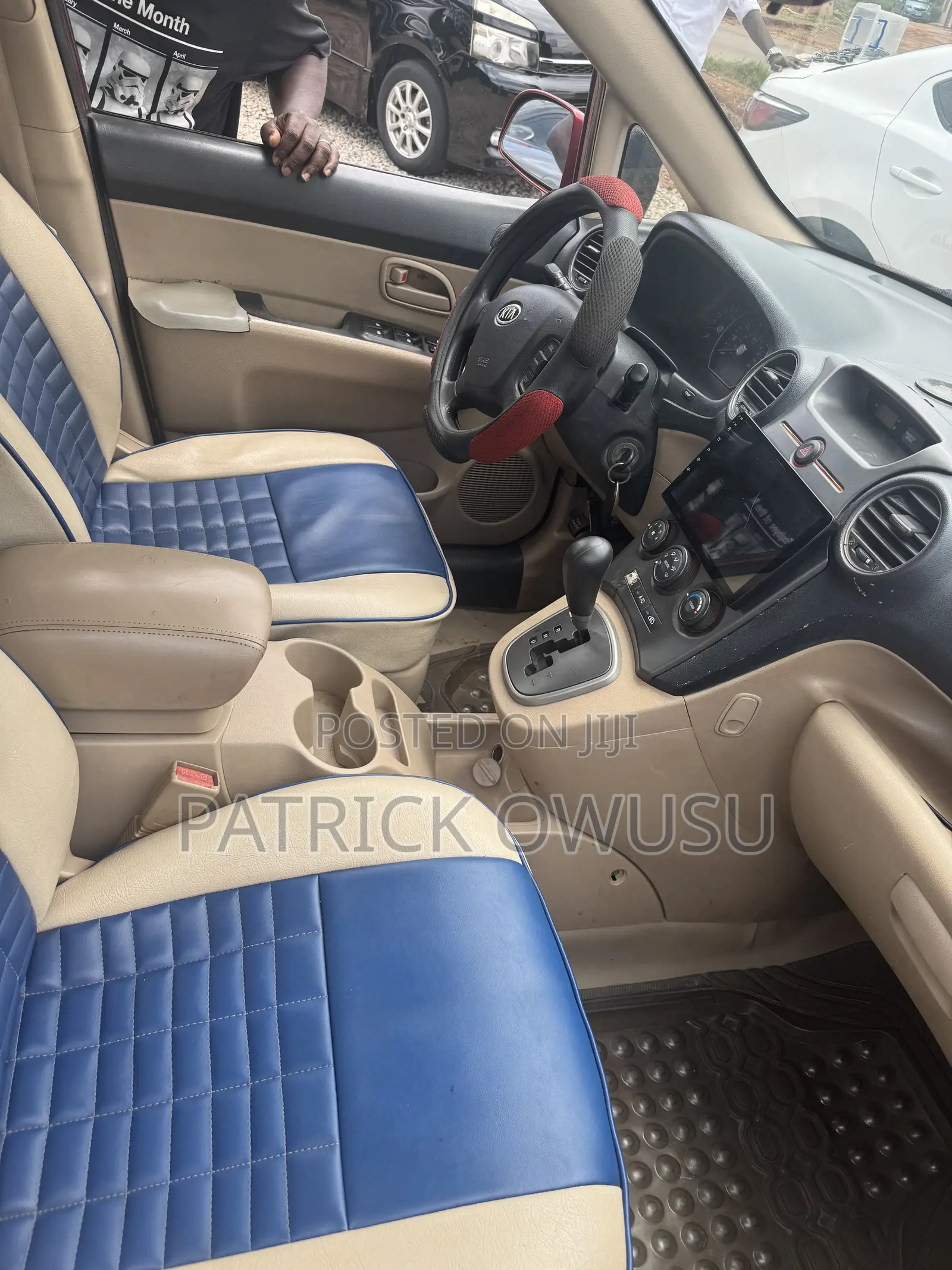 Kia Borrego 2010 Red