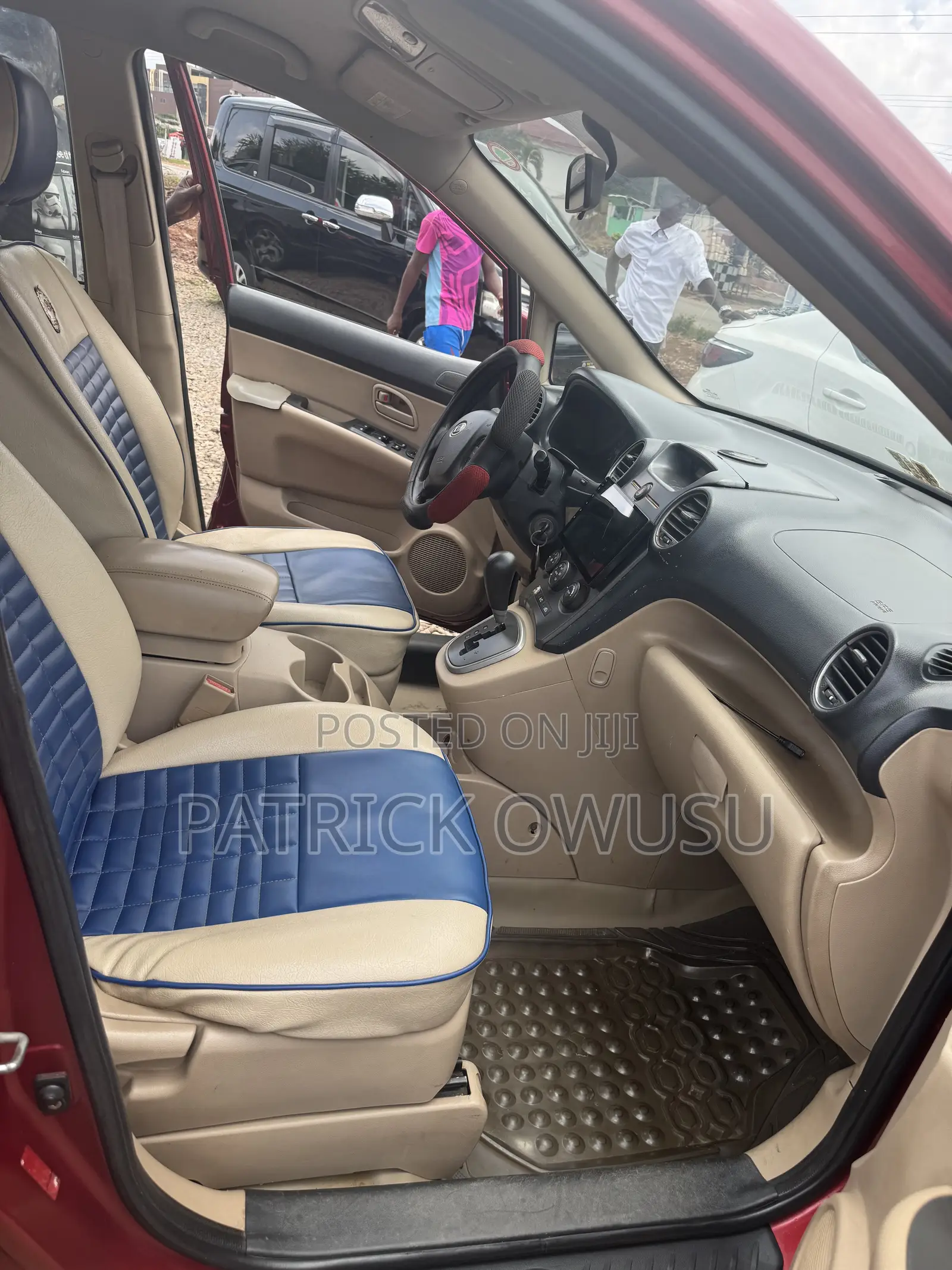 Kia Borrego 2010 Red