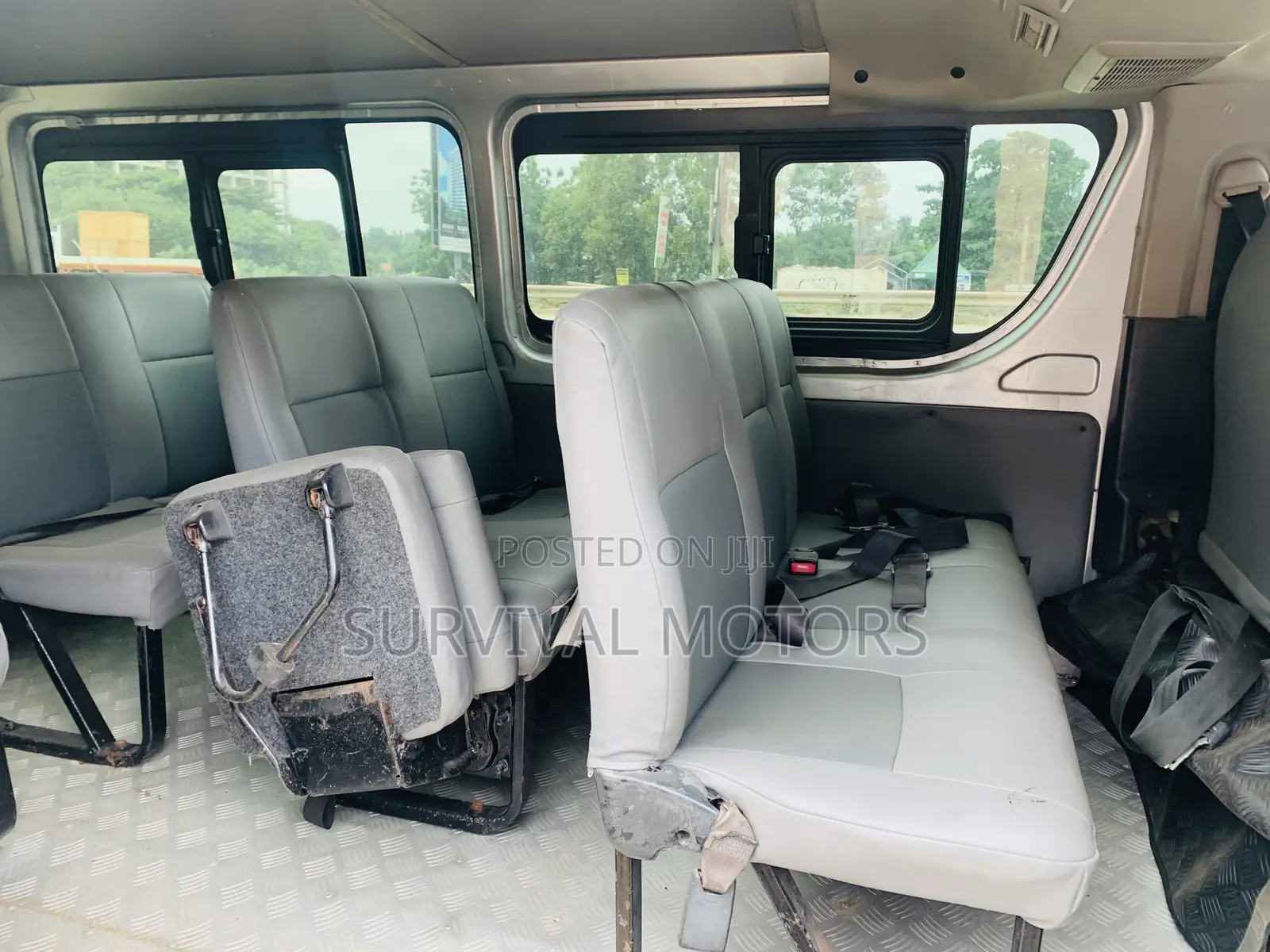 Toyota HiAce 2010 Silver