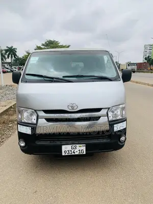 Toyota HiAce 2010 Silver