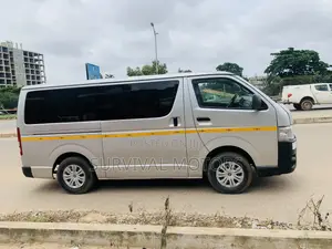 Toyota HiAce 2010 Silver