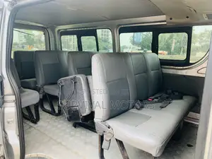Toyota HiAce 2010 Silver