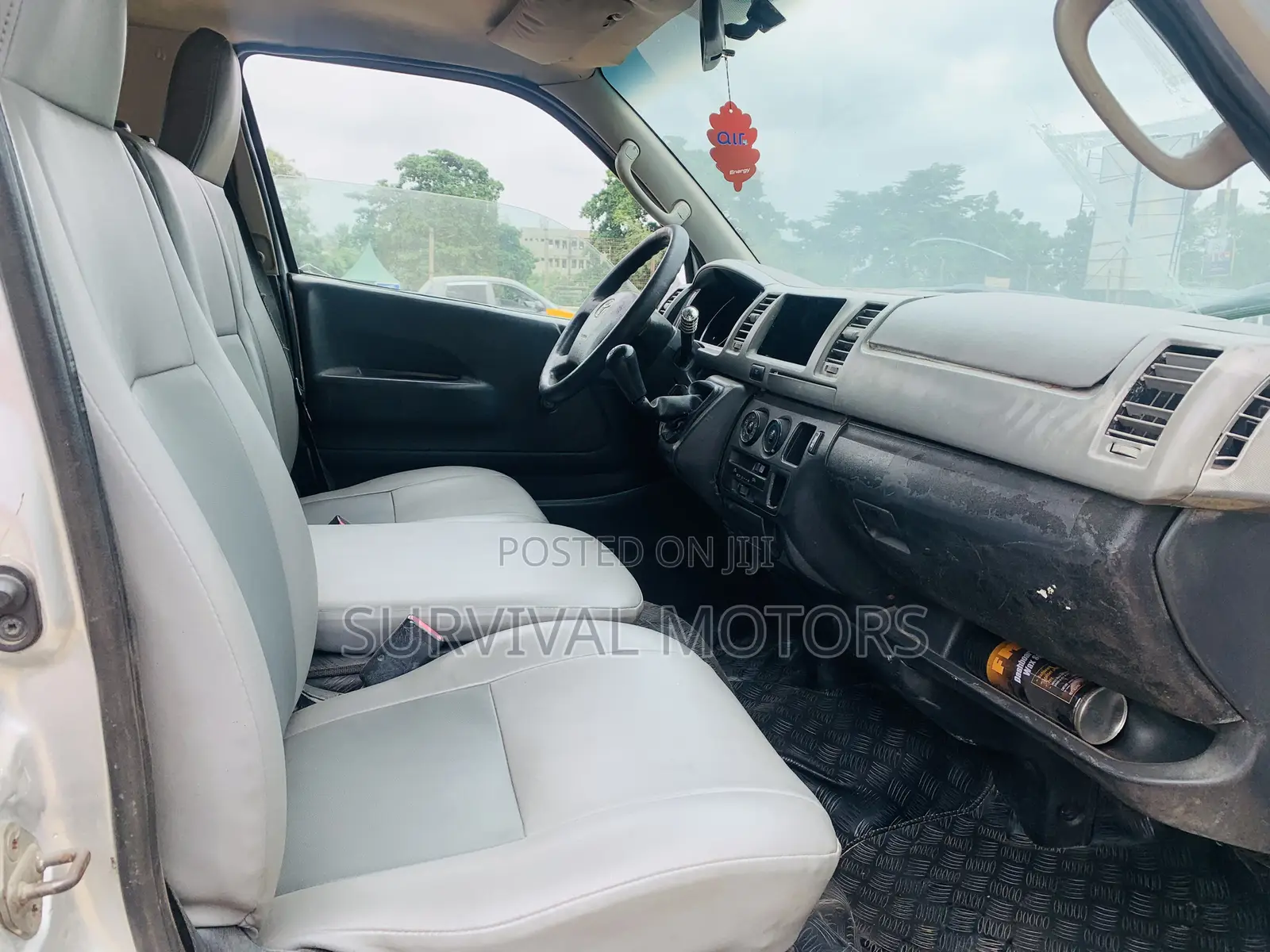 Toyota HiAce 2010 Silver