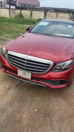 Mercedes-Benz E300 4Matic AWD Sedan (2.0L 4cyl 9A) 2017 Red