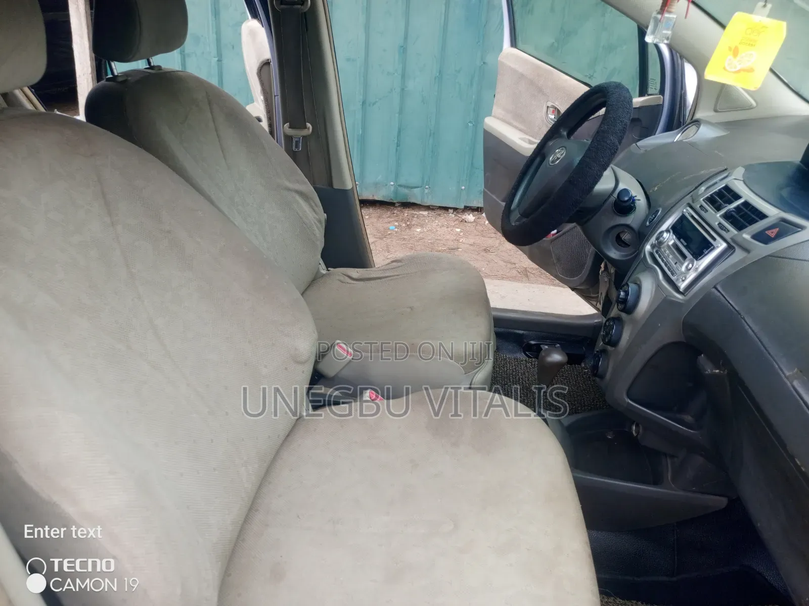 Toyota Vitz 1.3 FWD 5dr 2010 Silver