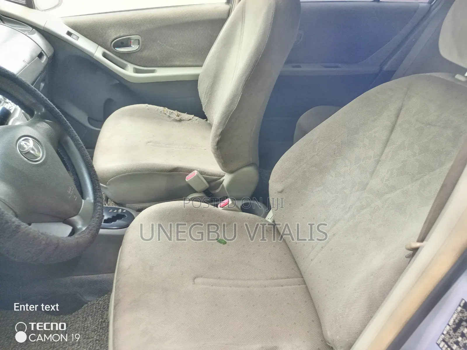Toyota Vitz 1.3 FWD 5dr 2010 Silver