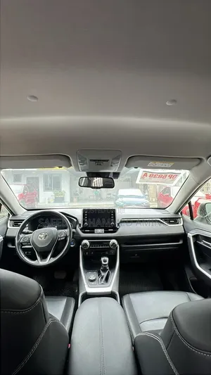 Toyota RAV4 2019 White