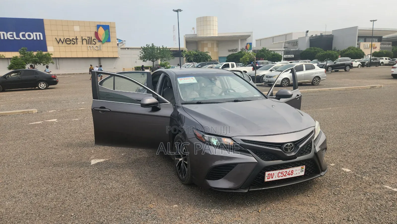 Toyota Camry SE (2.5L 4cyl 8A) 2019 Gray