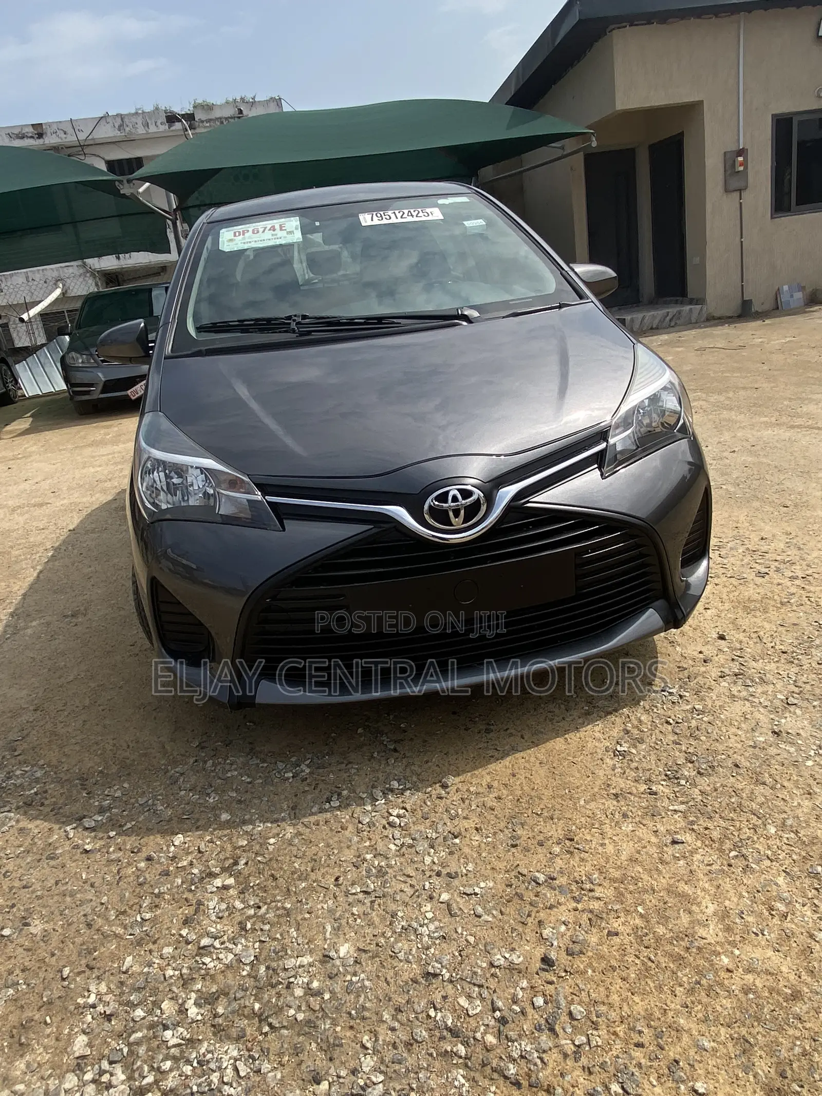 Toyota Yaris LE Hatchback 5dr 2016 Gray