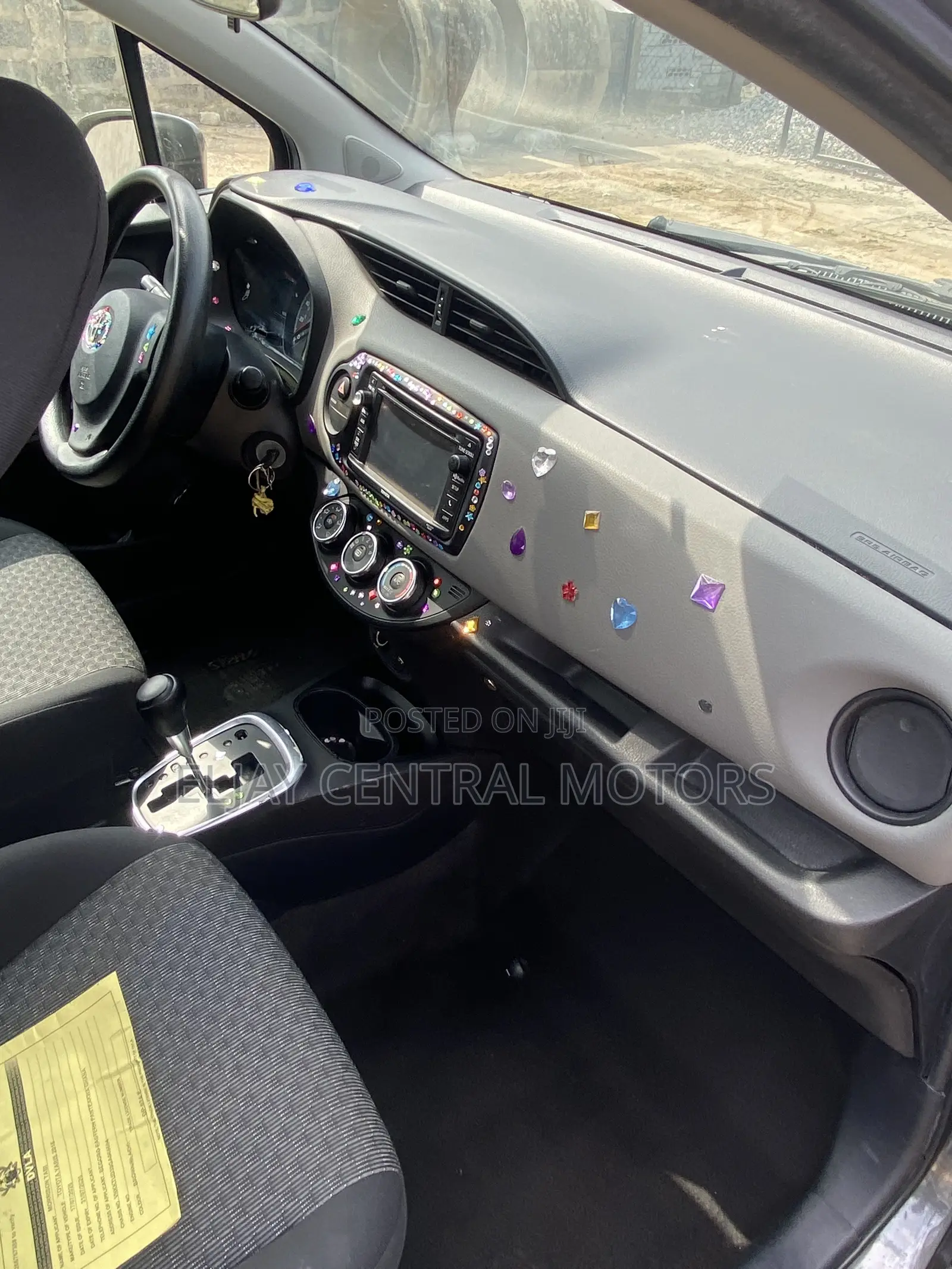 Toyota Yaris LE Hatchback 5dr 2016 Gray