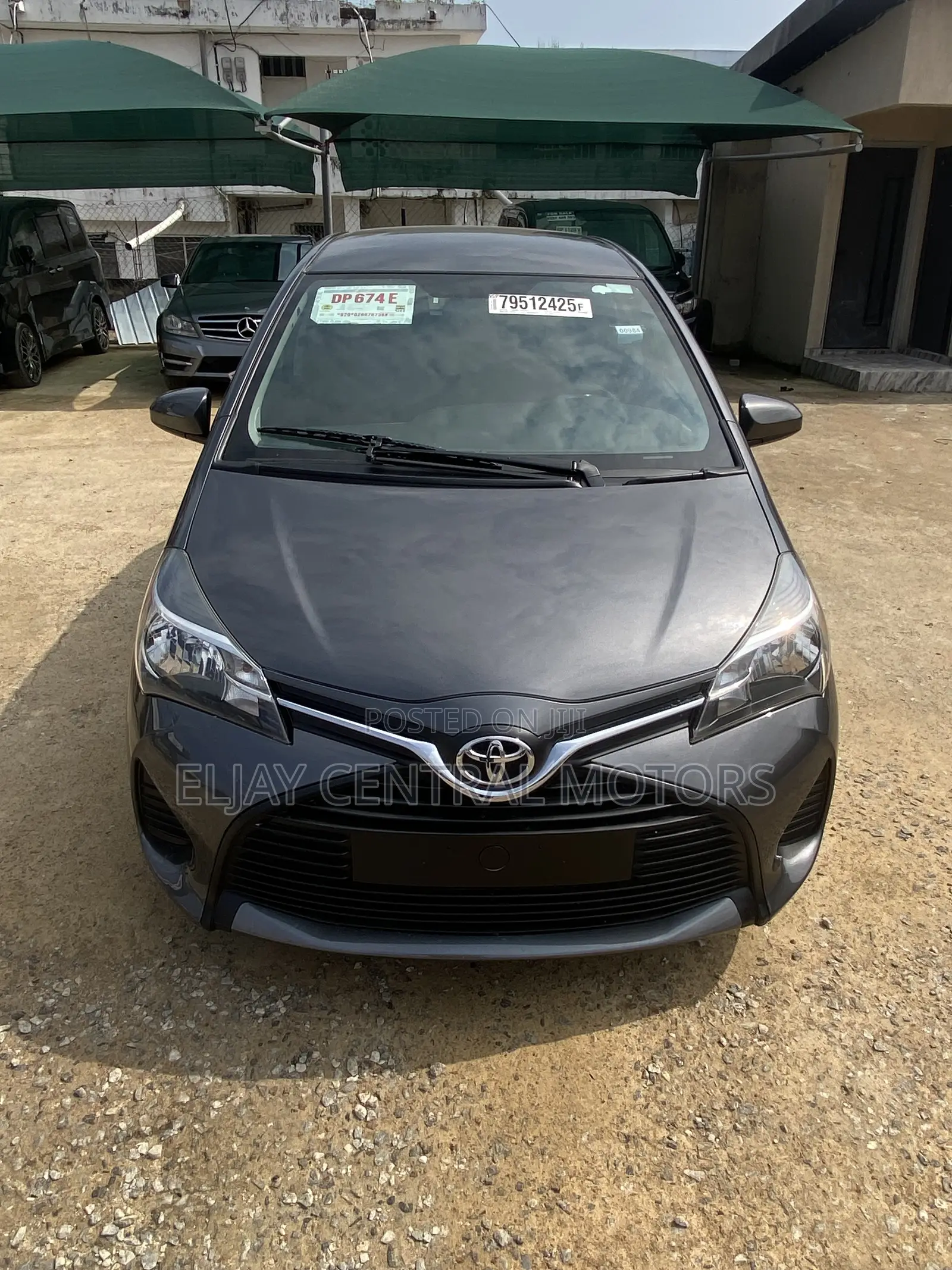 Toyota Yaris LE Hatchback 5dr 2016 Gray