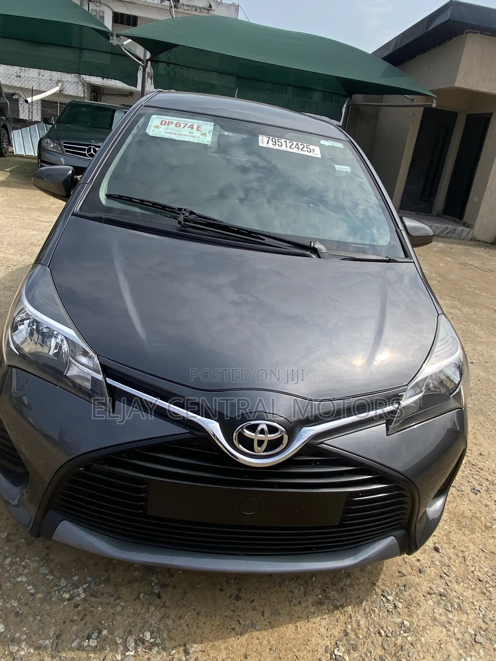 Toyota Yaris LE Hatchback 5dr 2016 Gray