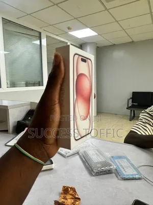 New Apple iPhone 15 128 GB Pink
