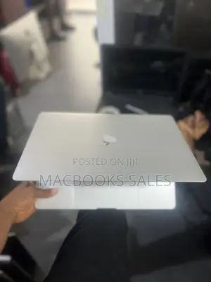 Laptop Apple MacBook Pro 2018 16GB Intel Core i7 SSD 512GB