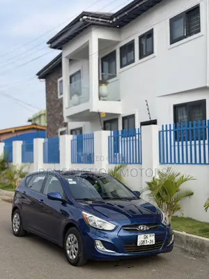 Hyundai Accent SE Hatchback 2016 Blue