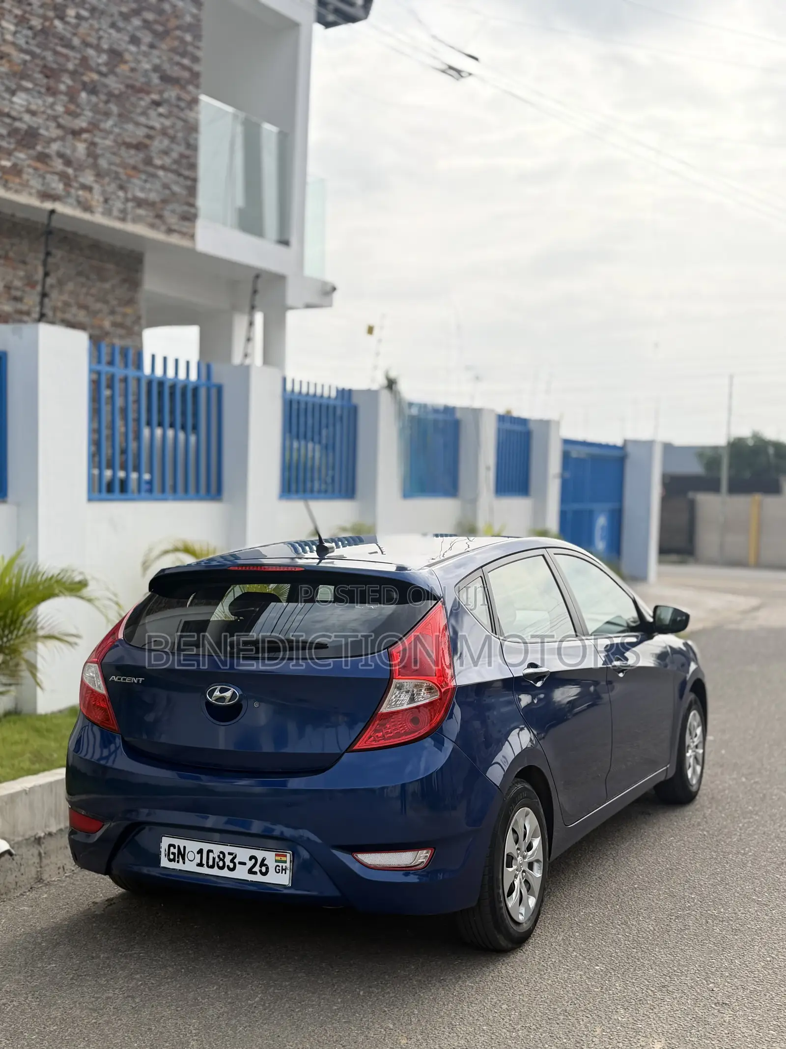Hyundai Accent SE Hatchback 2016 Blue