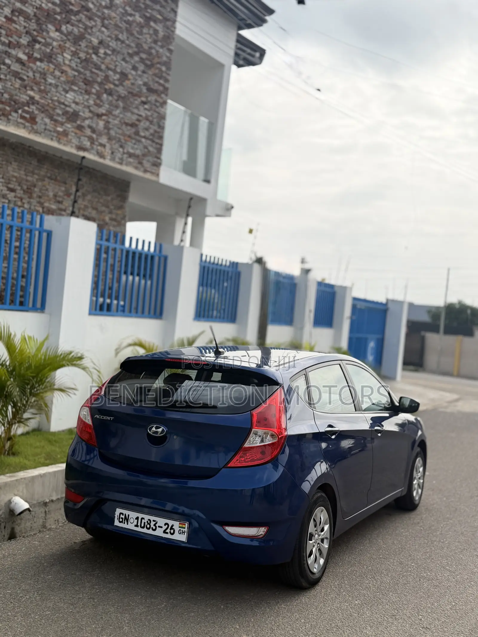 Hyundai Accent SE Hatchback 2016 Blue