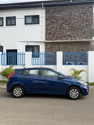 Hyundai Accent SE Hatchback 2016 Blue