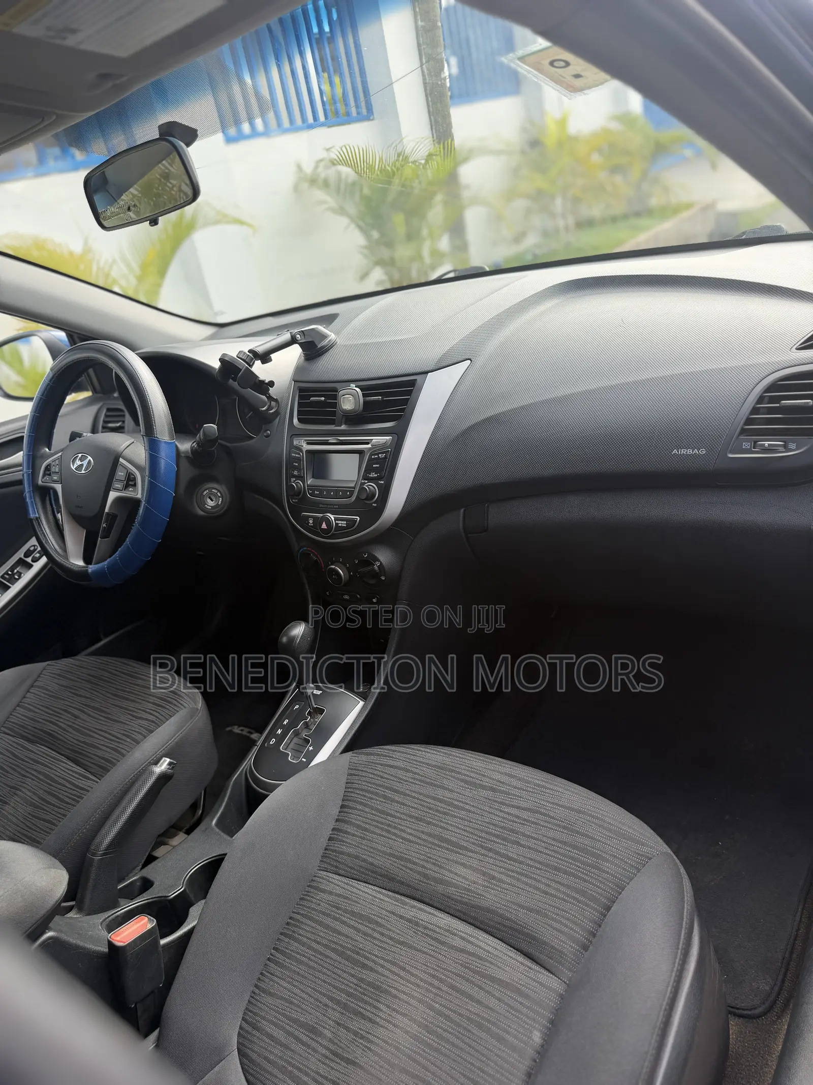 Hyundai Accent SE Hatchback 2016 Blue