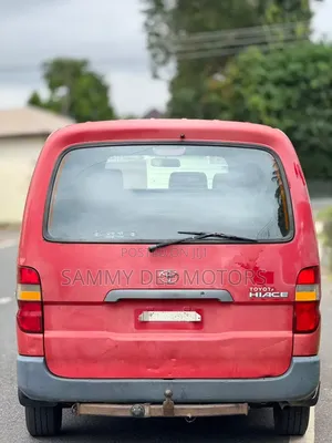 Toyota HiAce 2000 Red