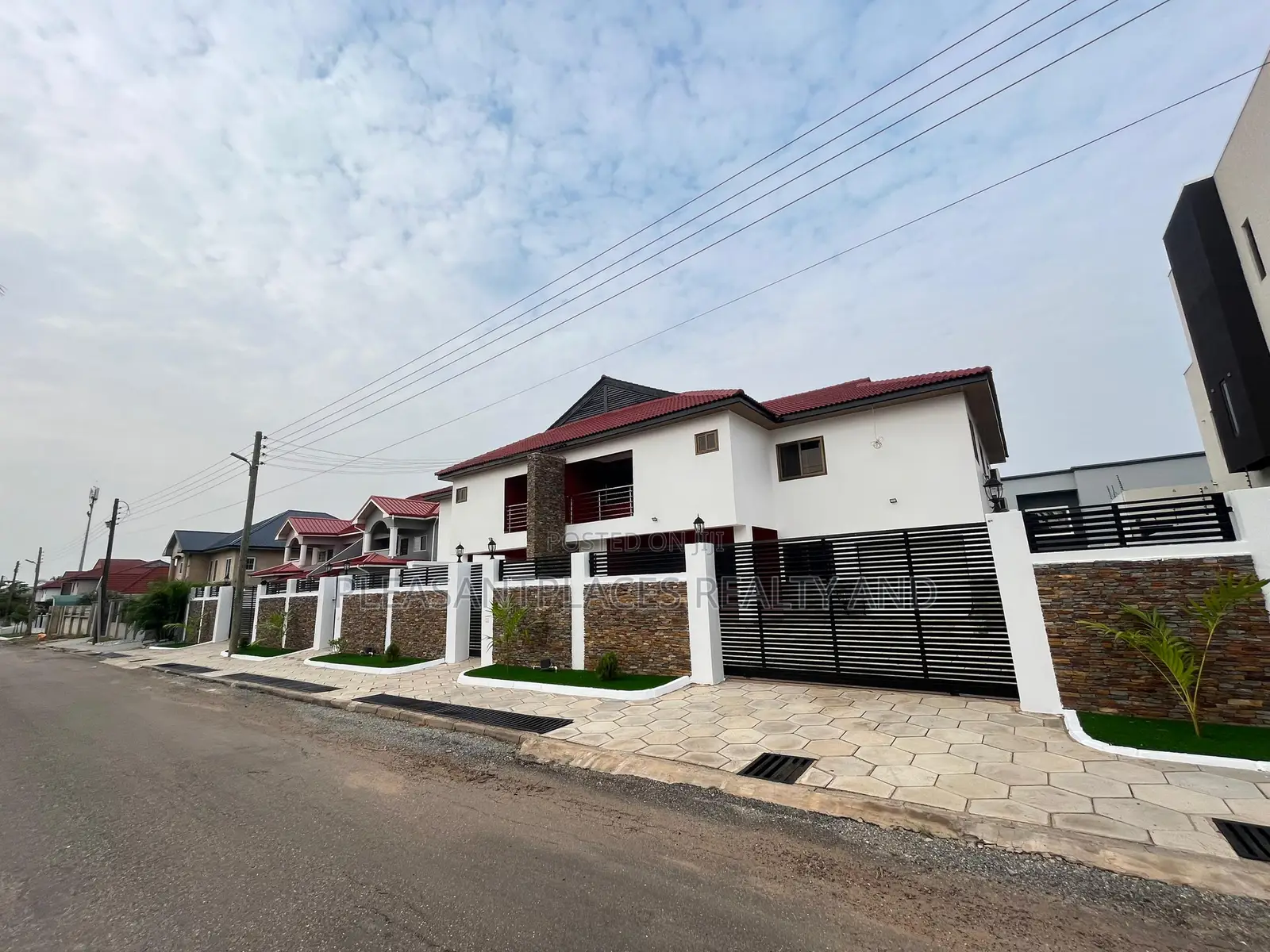 4bdrm House in Pleasantplaces And, East Legon for rent