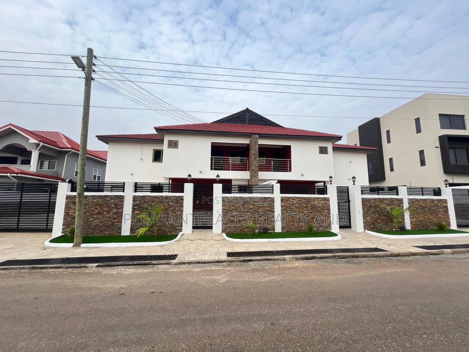 4bdrm House in Pleasantplaces And, East Legon for rent