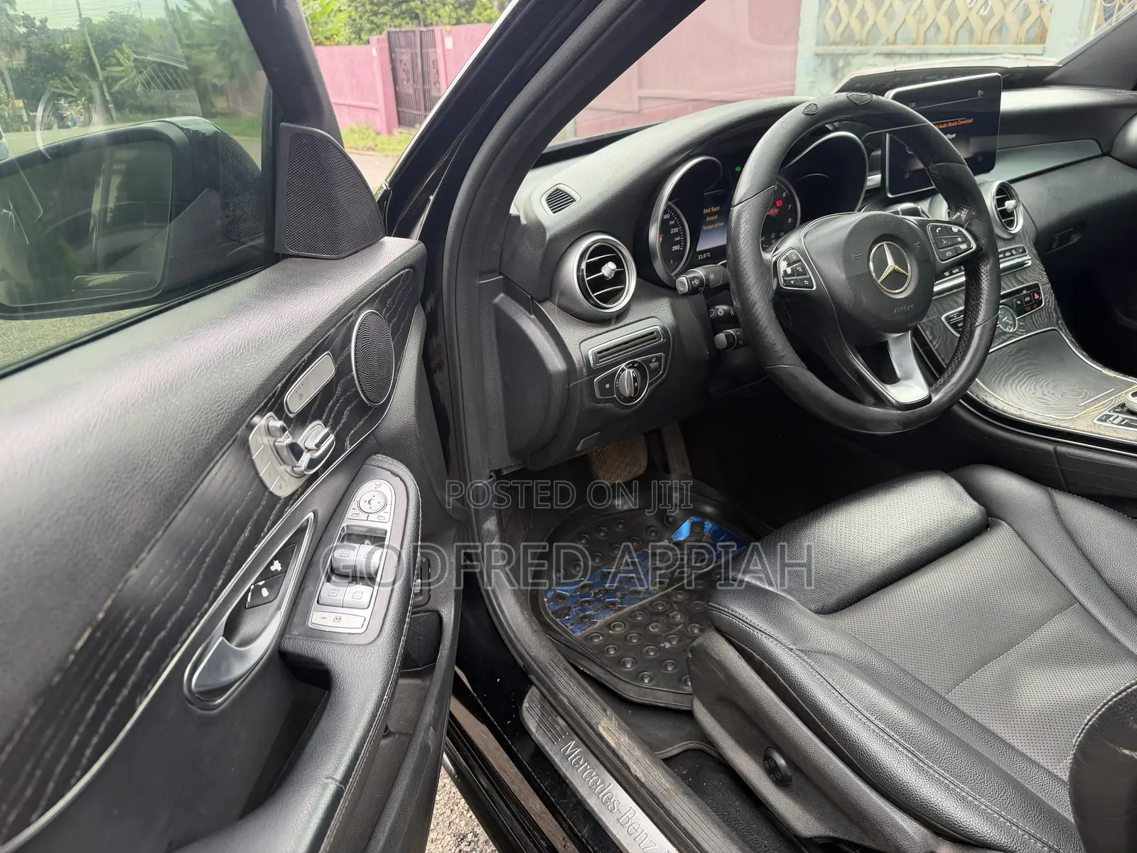 Mercedes-Benz C300 2016 Black