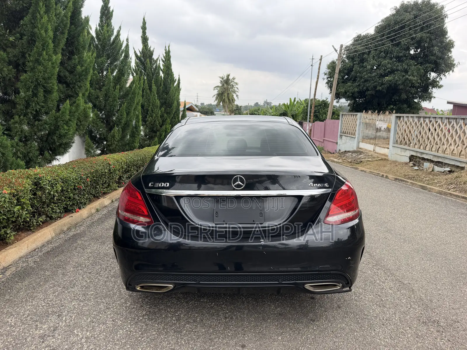 Mercedes-Benz C300 2016 Black