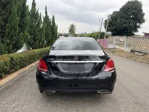 Mercedes-Benz C300 2016 Black