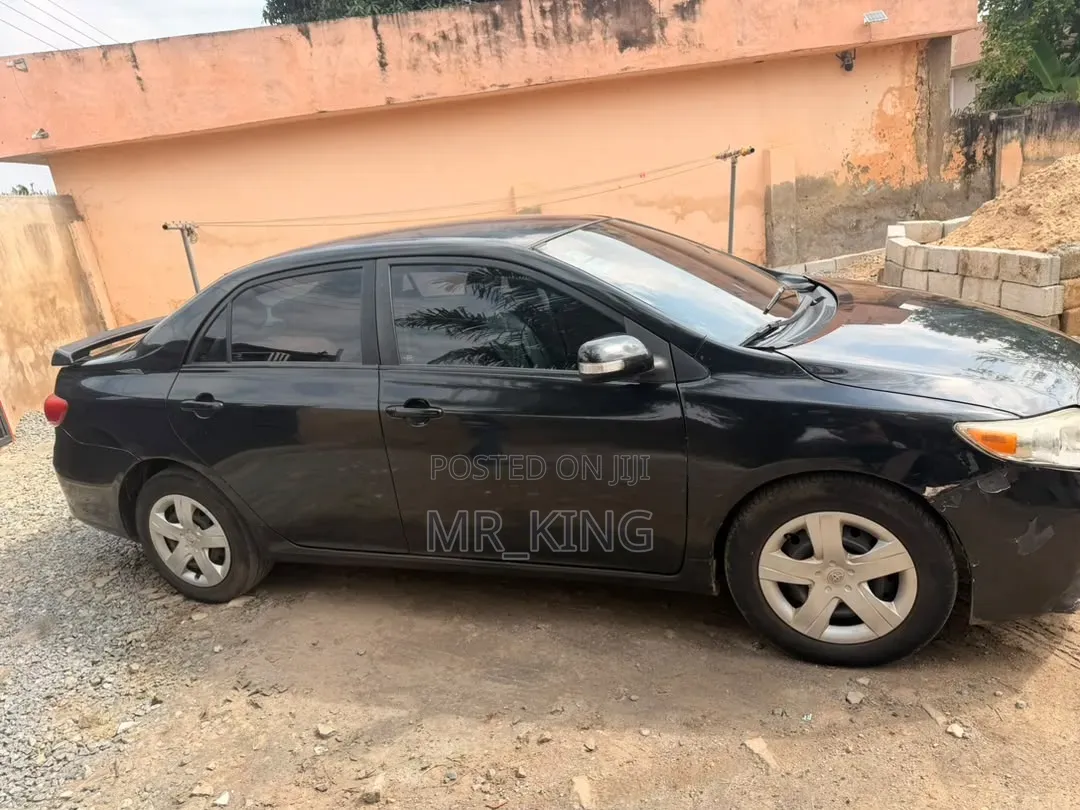 Toyota Corolla 2012 Black
