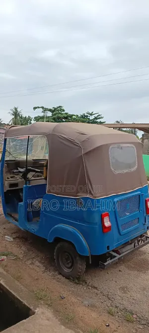 Bajaj RE 2021 Blue