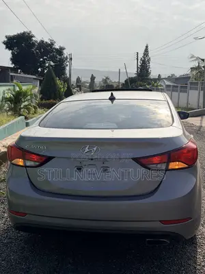 Hyundai Elantra Limited 4dr Sedan (1.8L 4cyl 6A) 2015 Silver