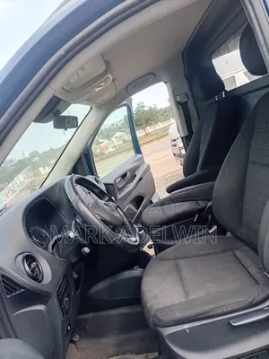 Mercedes-Benz 1113 2016 Blue