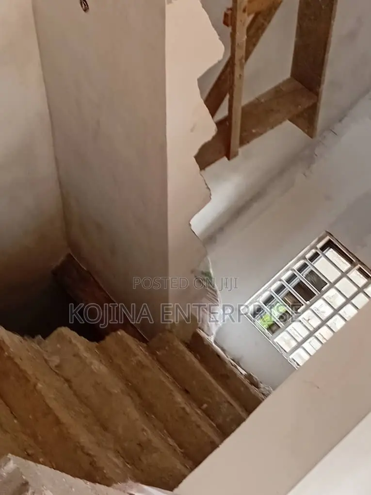 Furnished 5bdrm Townhouse/Terrace in Daban, Kumasi Metropolitan