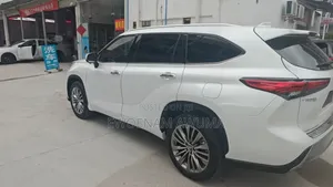 Toyota Highlander 2023 White