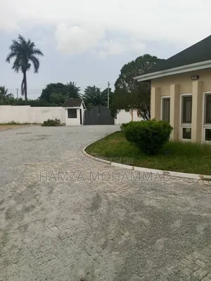 8bdrm House in Hamza Estates, East Legon for rent