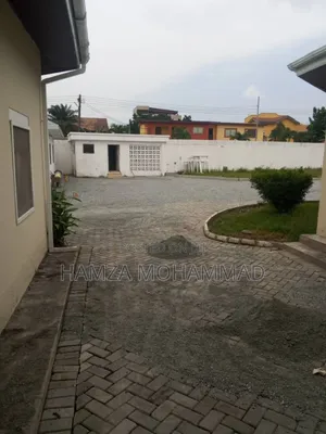 8bdrm House in Hamza Estates, East Legon for rent