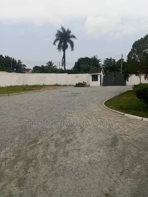 8bdrm House in Hamza Estates, East Legon for rent