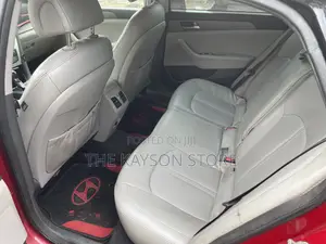 Hyundai Sonata SE 4dr Sedan (2.4L 4cyl 6A) 2015