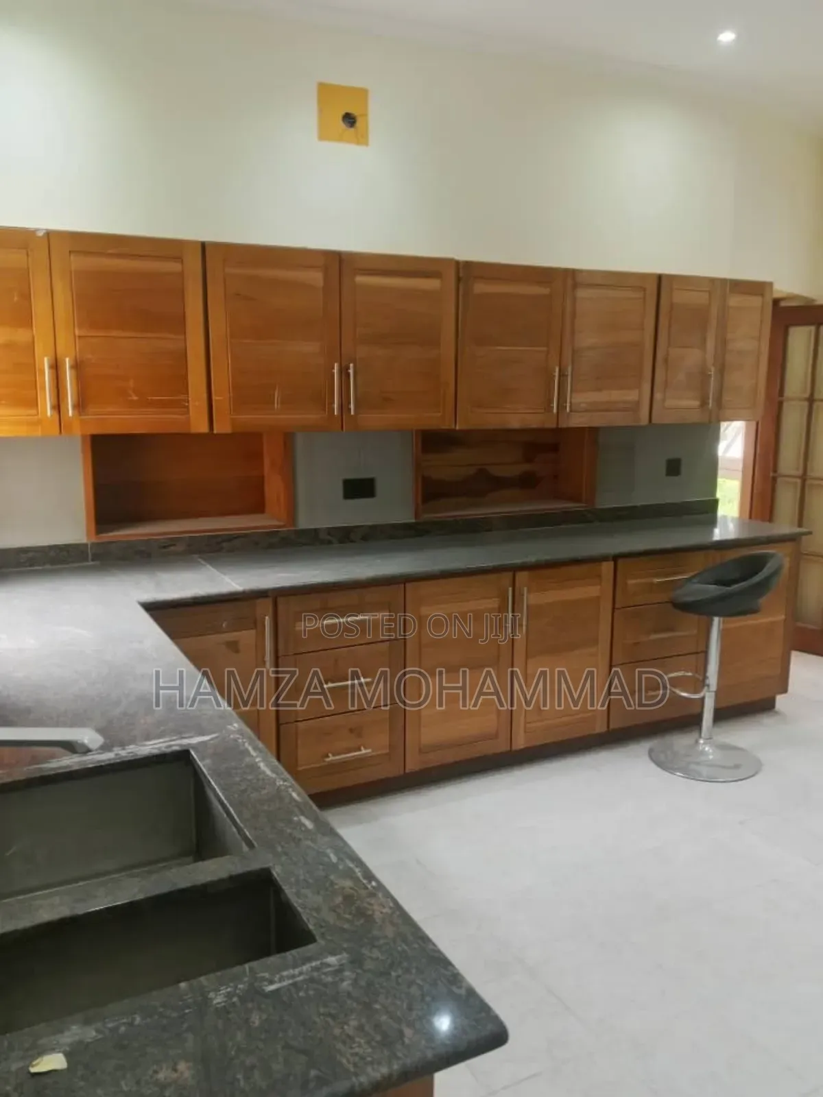 8bdrm House in Hamza Estates, East Legon for rent