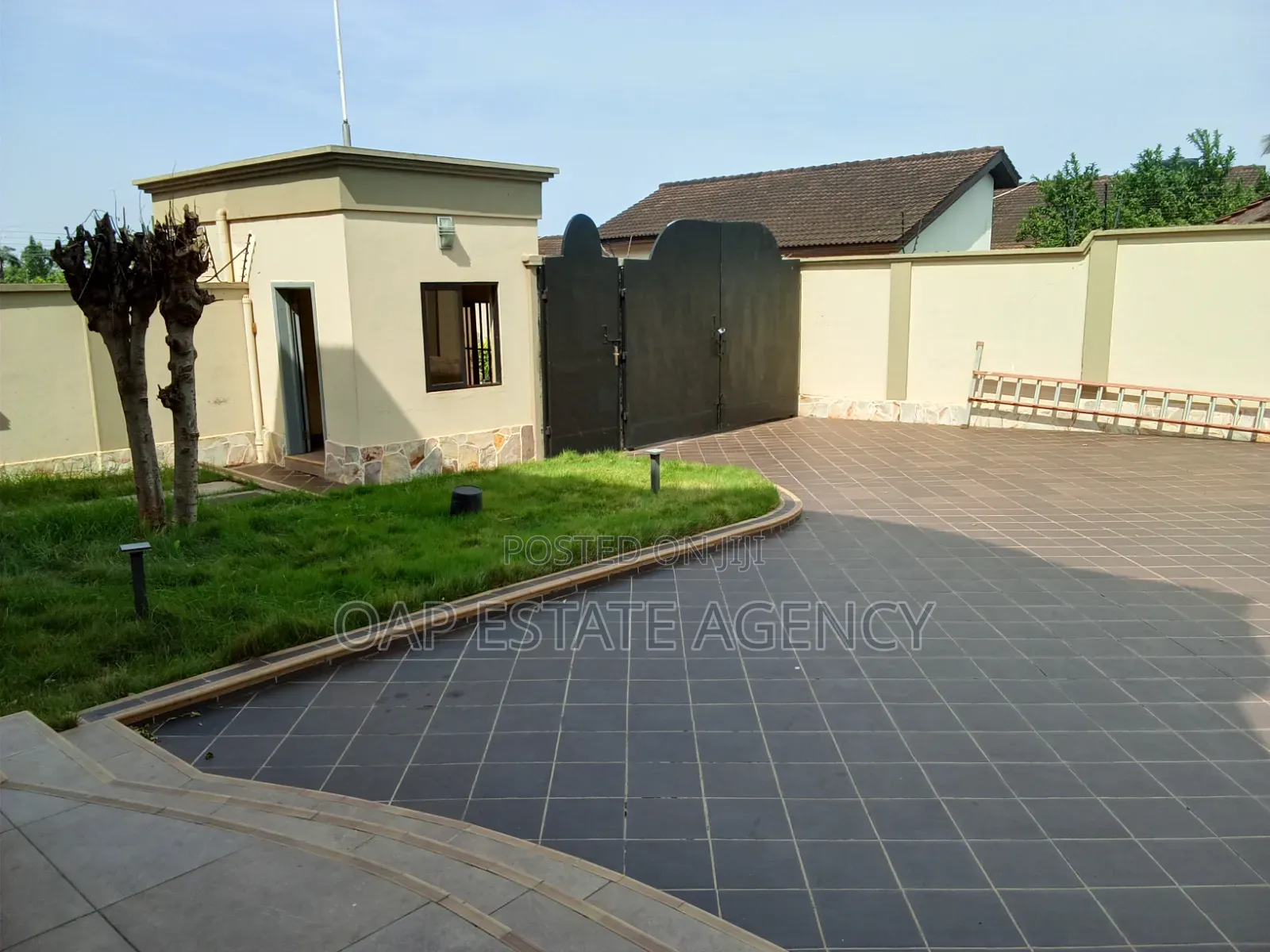 4bdrm House in Dzorwulu for rent