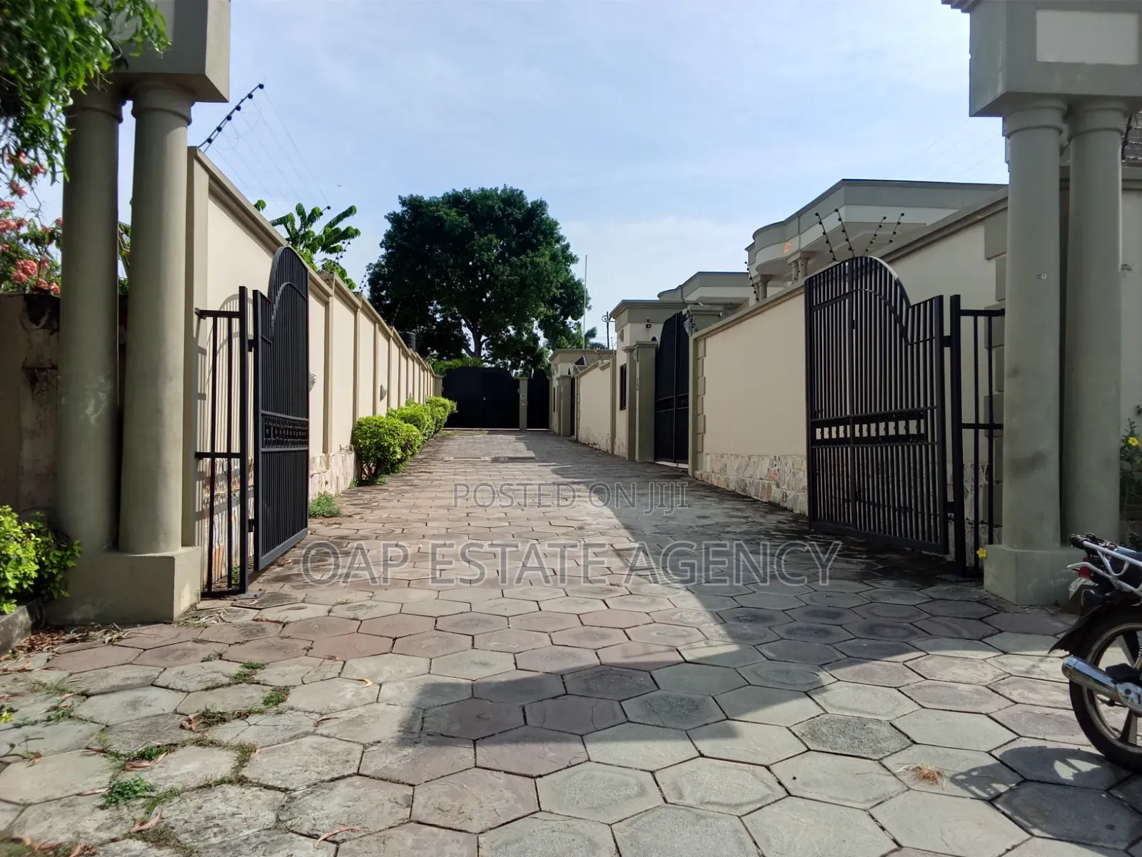 4bdrm House in Dzorwulu for rent