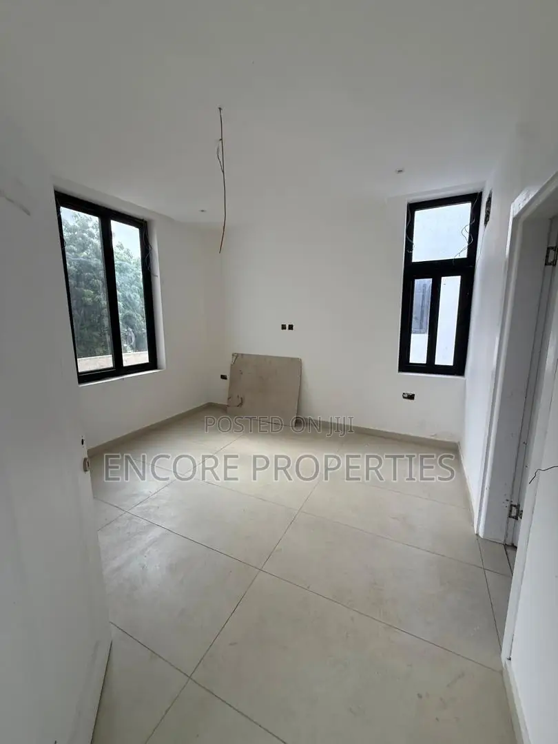 4bdrm Townhouse/Terrace in Labone for sale